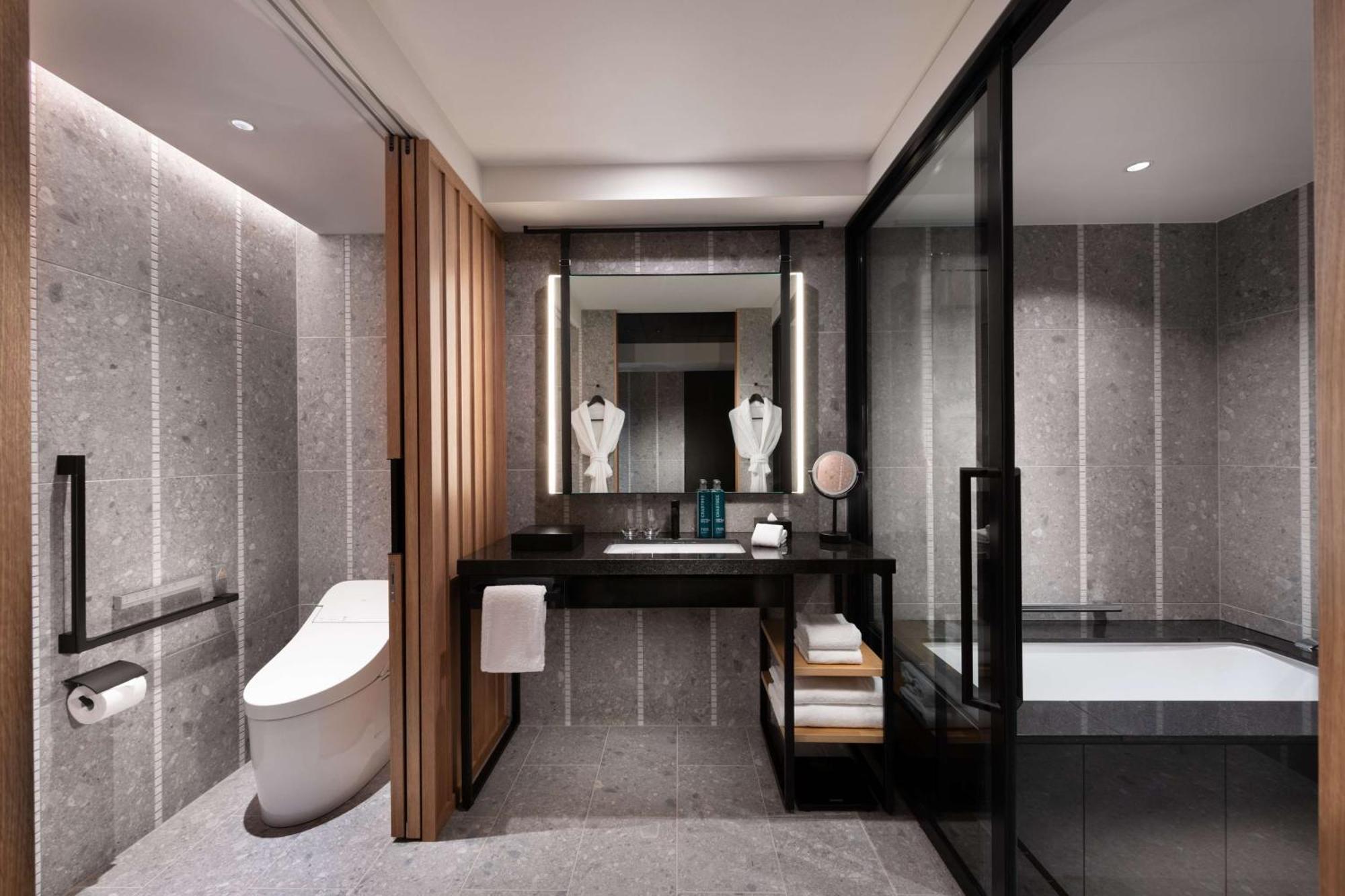 Hilton Kyoto Hotel Bagian luar foto